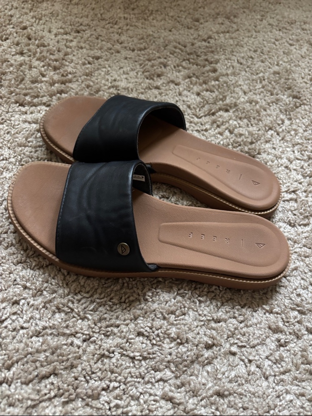 Reef Sandals - Picture 2 of 3